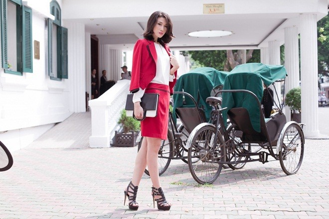 Kha Mỹ Vân chào thu với áo khoác sắc màu - ảnh 8