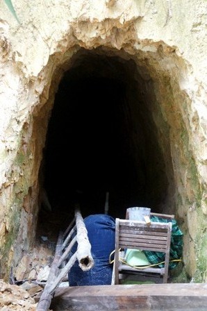 Mục sở thị đường hầm của Bí thư huyện ở Quảng Nam - ảnh 6