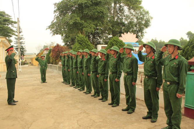 Cuộc sống ngày đầu của những chiến sĩ mới nhập ngũ - ảnh 2