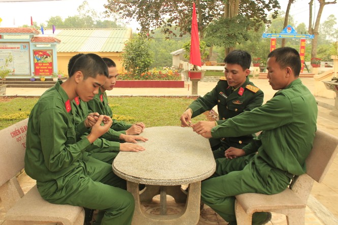 Cuộc sống ngày đầu của những chiến sĩ mới nhập ngũ - ảnh 4
