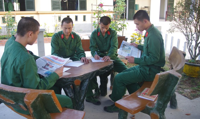 Cuộc sống ngày đầu của những chiến sĩ mới nhập ngũ - ảnh 6