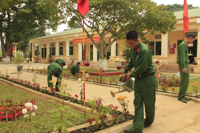 Cuộc sống ngày đầu của những chiến sĩ mới nhập ngũ - ảnh 7
