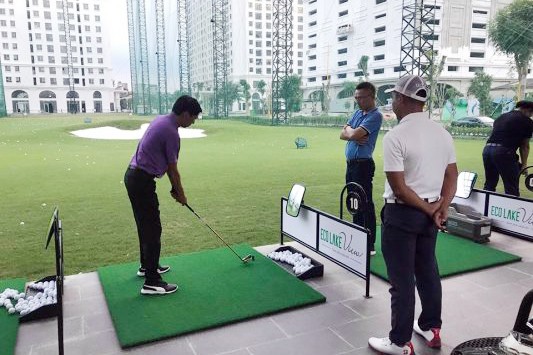 Đình chỉ sân tập golf vô tư hoạt động giữa mùa dịch ở Hà Nội - ảnh 3