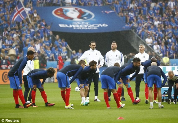 Nhấn chìm Iceland trong 'mưa gôn', Pháp gặp Đức ở bán kết - ảnh 2