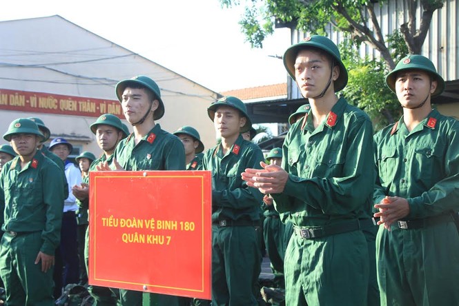 Gần 4.000 thanh niên TP.HCM lên đường nhập ngũ - ảnh 4