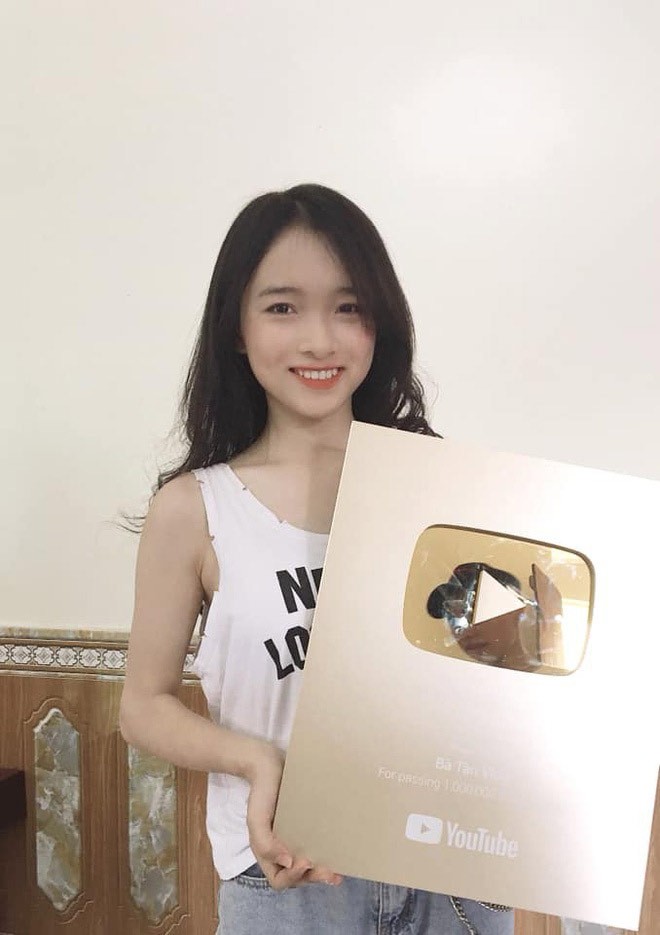 Đến nhà bà Tân Vlog 'ăn chực', ba cô gái xinh đẹp khiến dân mạng 'săn lùng' - ảnh 2