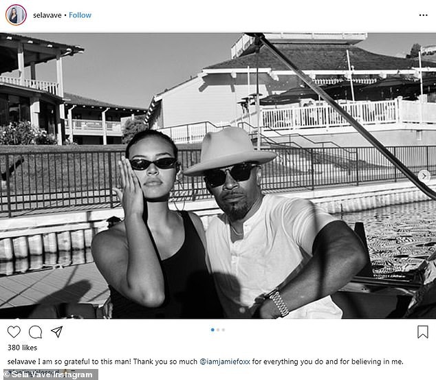 Jamie Foxx chia tay Katie Holmies nhiều tháng, cặp kè gái trẻ kém 30 tuổi? - ảnh 3