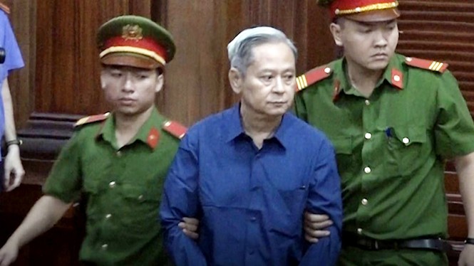 Cựu Phó Chủ tịch TPHCM Nguyễn Hữu Tín thừa nhận sai phạm - ảnh 1