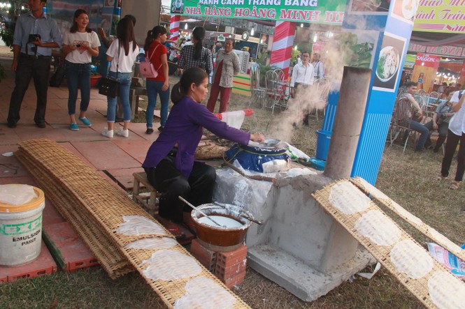 Tôn vinh ‘Nghề làm bánh tráng phơi sương Trảng Bàng - di sản văn hóa phi vật thể’ - ảnh 2