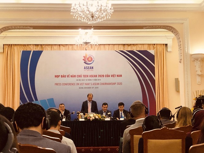 Việt Nam nói về việc đưa biển Đông ra ASEAN và Liên Hợp quốc - ảnh 1