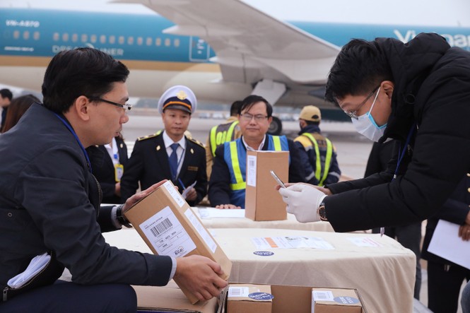 Vụ 39 người tử vong trên xe tải ở Anh: 23 thi hài, tro cốt còn lại về Việt Nam - ảnh 2