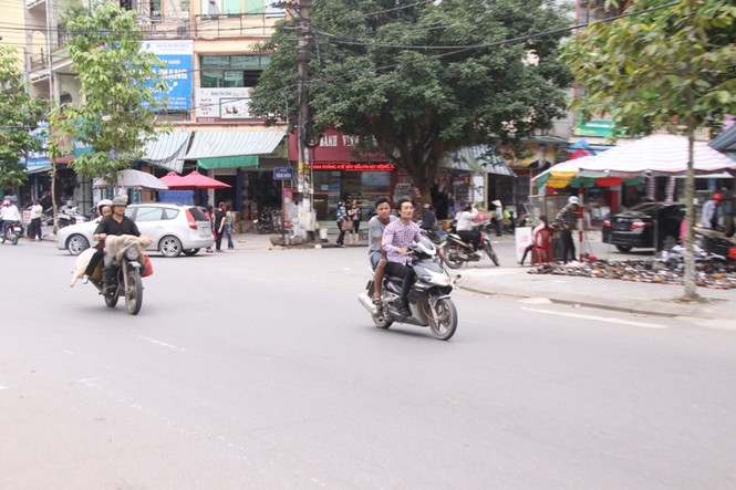 Người dân Móng Cái “vô tư” vi phạm giao thông - ảnh 9
