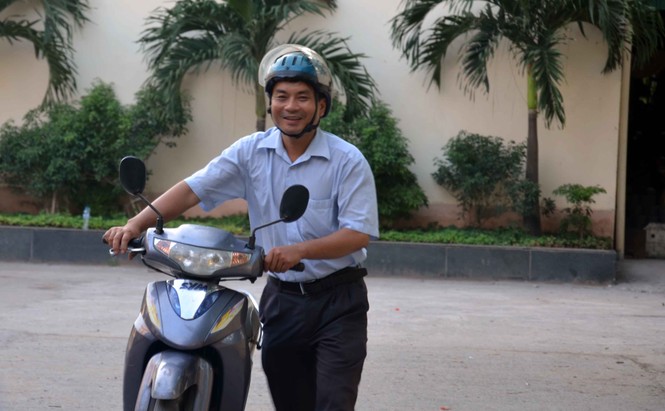 Ông lão tóc bạc, thí sinh mang bầu đi thi tốt nghiệp - ảnh 2