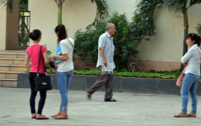 Ông lão tóc bạc, thí sinh mang bầu đi thi tốt nghiệp - ảnh 7