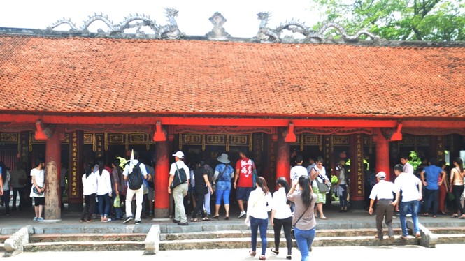Sĩ tử đổ về Văn Miếu cầu may - ảnh 11