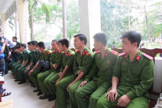 Nhờ người nhà đăng kí vì sợ bỏ lỡ Chủ Nhật Đỏ - ảnh 10