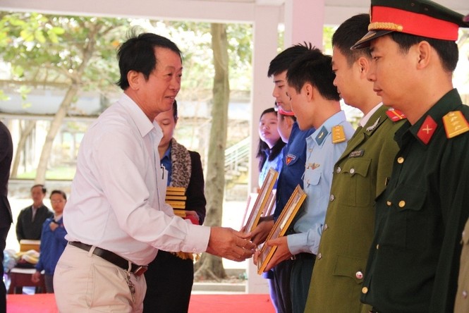 Nhờ người nhà đăng kí vì sợ bỏ lỡ Chủ Nhật Đỏ - ảnh 15