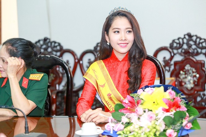 Trường VHNT Quân đội tặng bằng khen cho Hoa khôi Nam Em - ảnh 6