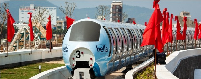 Thưởng thức xe điện một ray trên cao ở Asia Park Đà Nẵng - ảnh 1