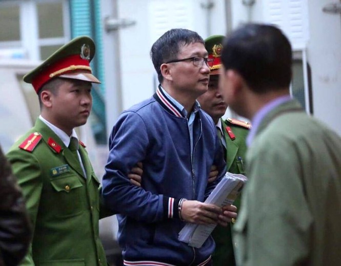 An ninh nghiêm ngặt trong phiên tòa xét xử ông Đinh La Thăng - ảnh 17