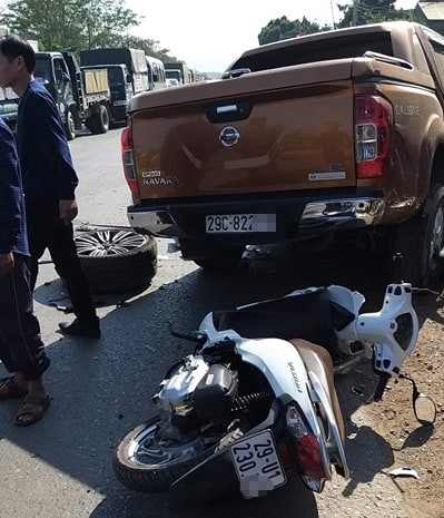 Range Rover gây tai nạn liên hoàn, 2 người bị thương - ảnh 1