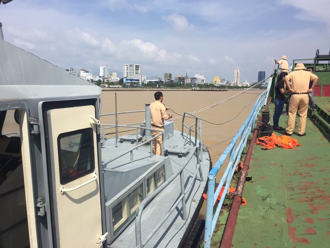 Thứ trưởng Bộ Công an chỉ đạo công tác phòng chống bão lũ tại miền Trung - ảnh 4