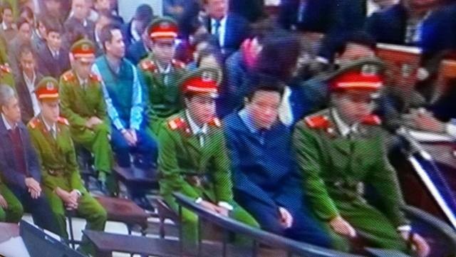 phiên tòa xử hà văn thắm - ảnh 1