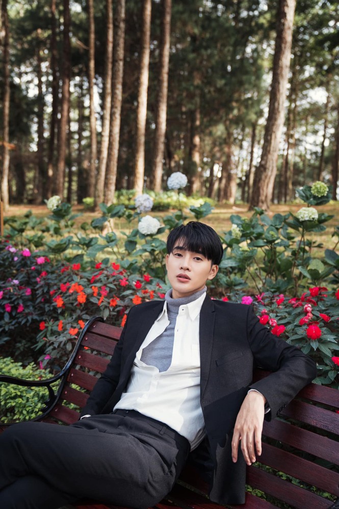 Nhâm Phương Nam: Từ chàng nhân viên phục vụ đến nam thần đa tài của showbiz - ảnh 2