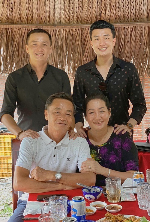 Showbiz 16/5: Thùy Chi lạ lẫm với hình ảnh mới, Hồng Quế lại đăng dòng trạng thái khó hiểu - ảnh 7