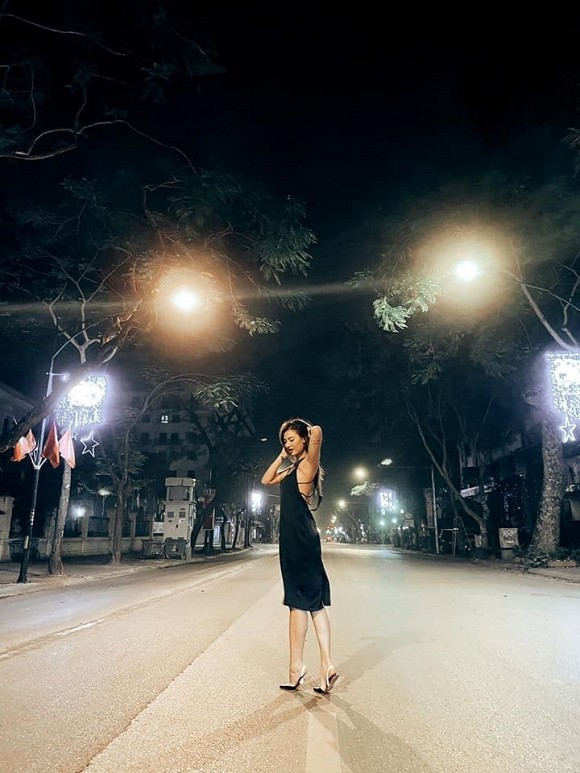 Showbiz 16/5: Thùy Chi lạ lẫm với hình ảnh mới, Hồng Quế lại đăng dòng trạng thái khó hiểu - ảnh 10