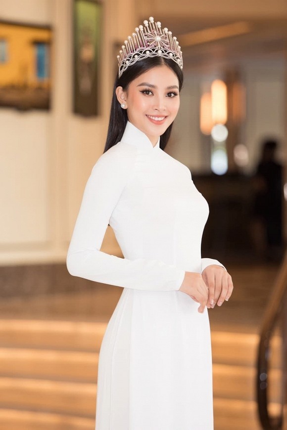 Showbiz 16/5: Thùy Chi lạ lẫm với hình ảnh mới, Hồng Quế lại đăng dòng trạng thái khó hiểu - ảnh 11