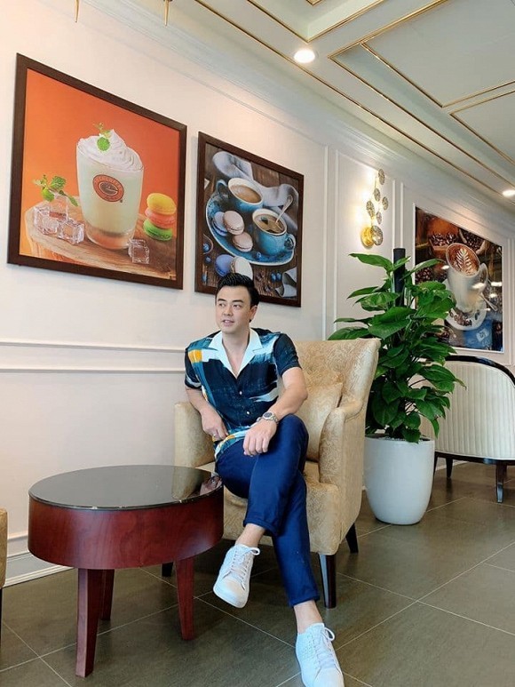 Showbiz 21/5: Quốc Trường-Bảo Anh tình tứ tại sự kiện, Phượng Chanel khoe nội y trên phố - ảnh 7