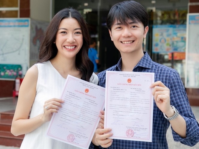 Showbiz 25/5: Lý Nhã Kỳ ngồi xe 40 tỷ dự event, Thúy Vân đăng kí kết hôn - ảnh 15