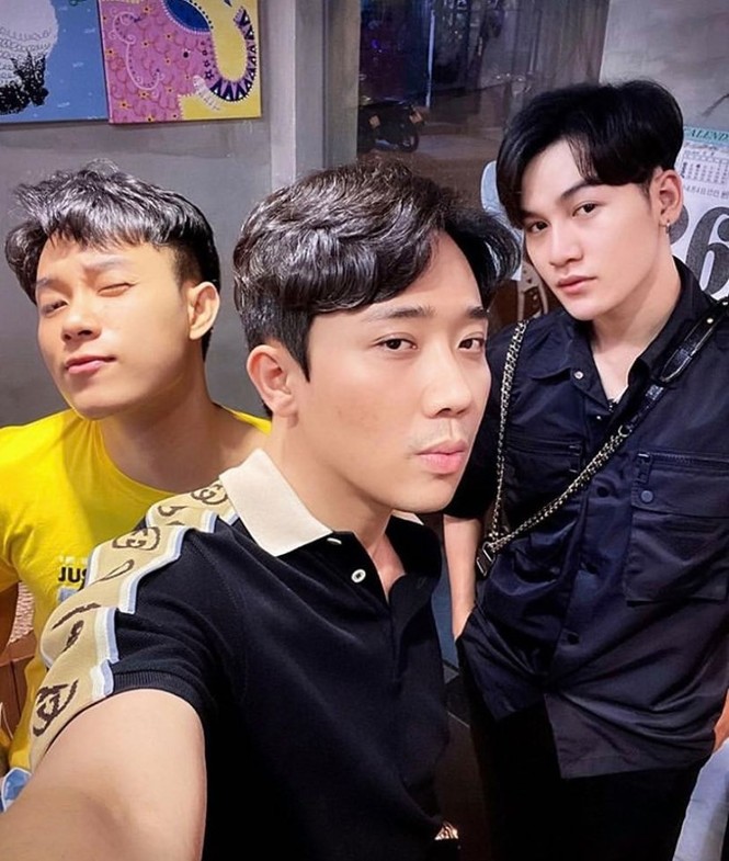 Showbiz 27/5: Chi Pu khoe vòng 1 táo bạo, Isaac tích cực