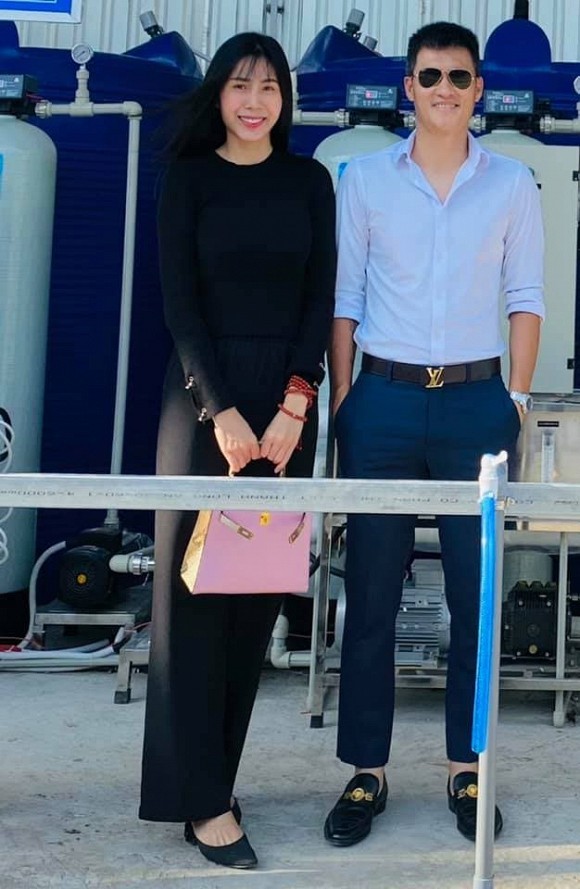 Showbiz 2/6: Tim và Trương Quỳnh Anh
