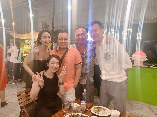 Showbiz 2/6: Tim và Trương Quỳnh Anh