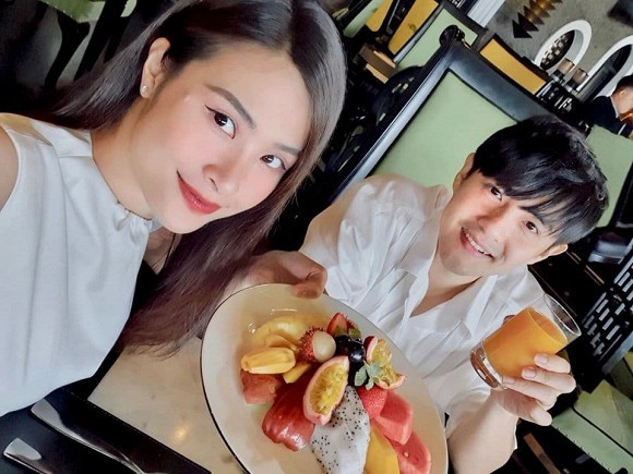 Showbiz 2/6: Tim và Trương Quỳnh Anh