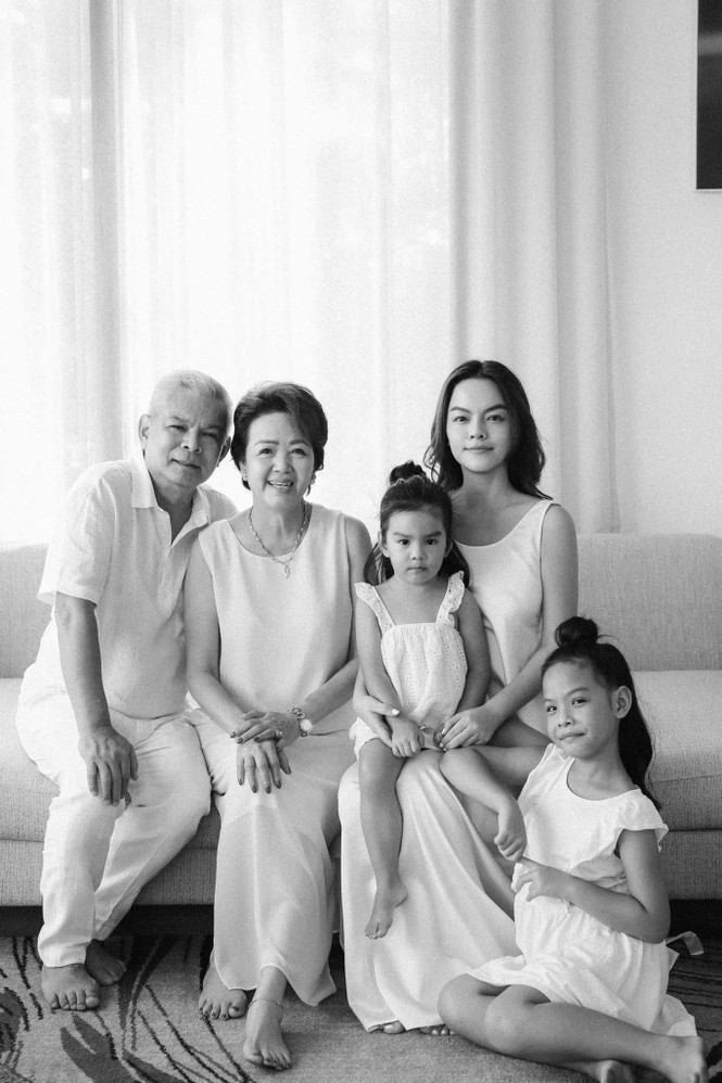 Showbiz 2/6: Tim và Trương Quỳnh Anh
