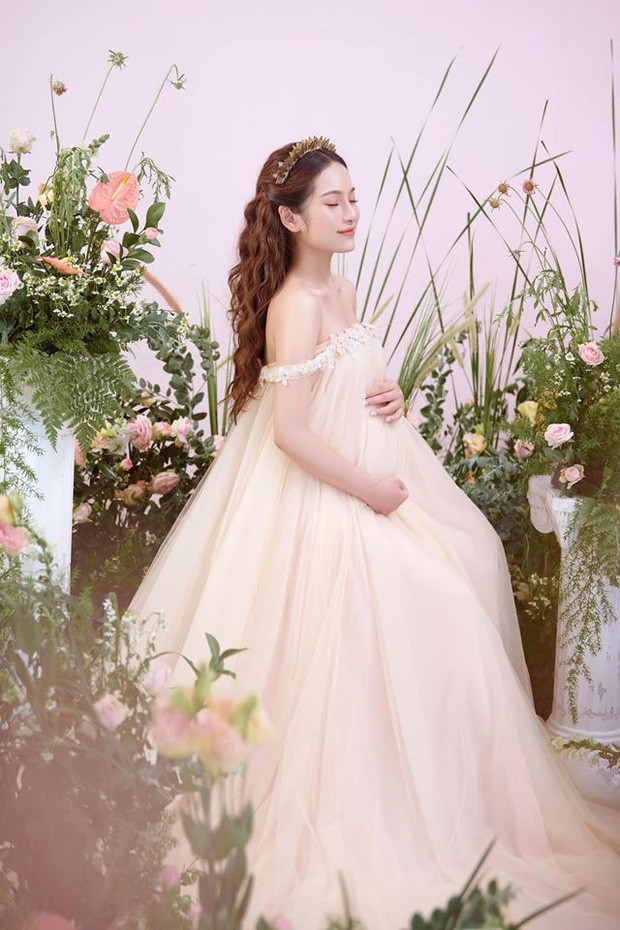 Showbiz 17/7: Chi Pu diện bikini nóng bỏng, Vũ Khắc Tiệp khoe cơ bụng 6 múi - ảnh 5