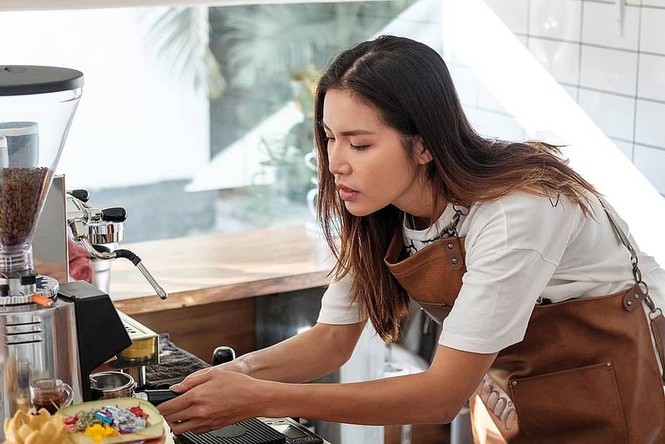 Showbiz 18/7: Lâm Khánh Chi đón tuổi mới, Trấn Thành - Chi Pu hợp tác dự án mới? - ảnh 9
