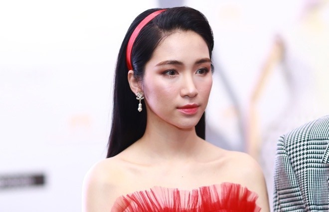 Showbiz 29/7: Hòa Minzy xin lỗi vì phát ngôn bất cẩn, Diệu Nhi khoe body cực chuẩn - ảnh 2