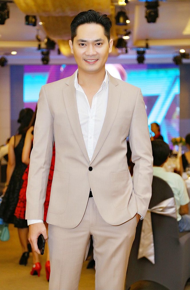 Showbiz 29/7: Hòa Minzy xin lỗi vì phát ngôn bất cẩn, Diệu Nhi khoe body cực chuẩn - ảnh 13