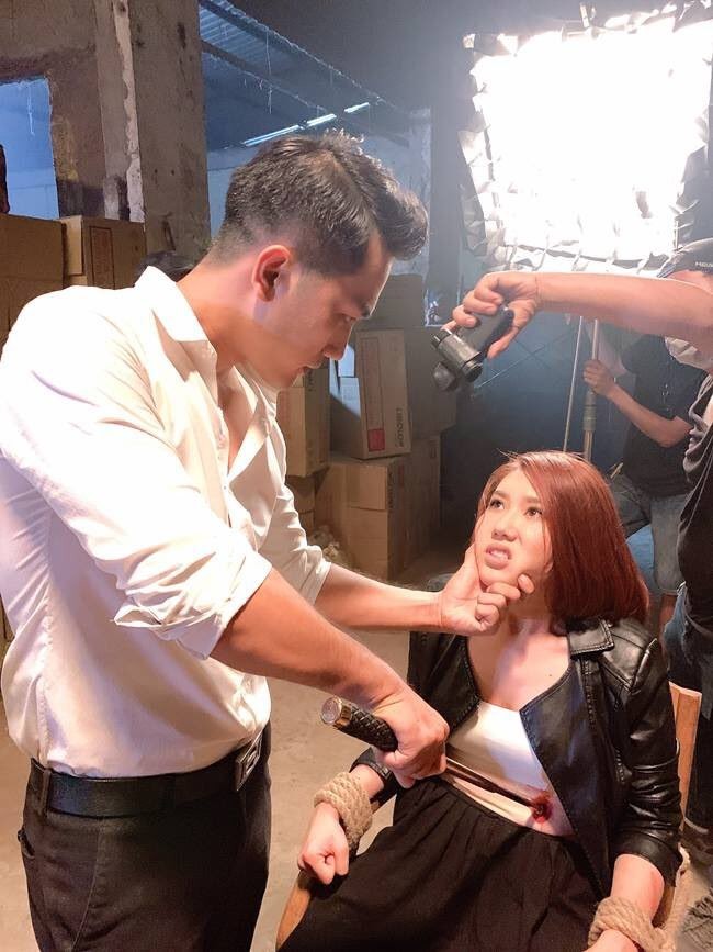 Showbiz 29/7: Hòa Minzy xin lỗi vì phát ngôn bất cẩn, Diệu Nhi khoe body cực chuẩn - ảnh 10