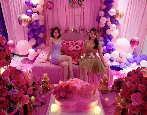 Showbiz 2/8: Phạm Quỳnh Anh khoe lưng trần gợi cảm, Sĩ Thanh diện đồ táo bạo - ảnh 7