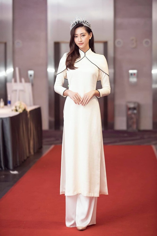 Showbiz 3/8: Bảo Thy diện pijama hàng hiệu, Mâu Thủy tủng ảnh nude táo bạo - ảnh 12