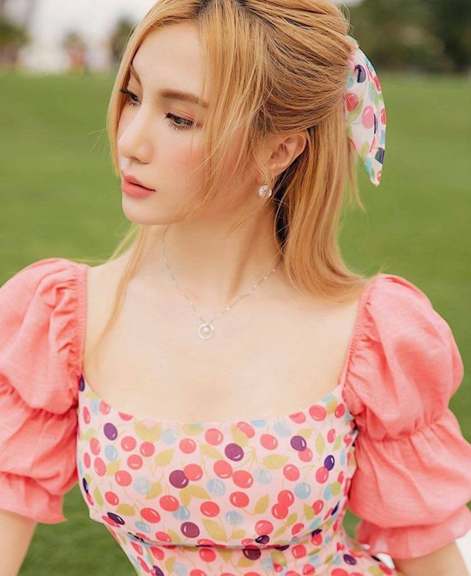 H’Hen Niê ủng hộ cho Đà Nẵng 50 triệu; Diệu Nhi tặng nhẫn cho ông bà nhặt ve chai - ảnh 5