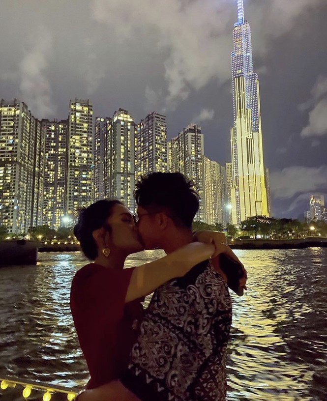 Hương Giang “tình tứ” trên du thuyền cùng bạn trai - ảnh 7