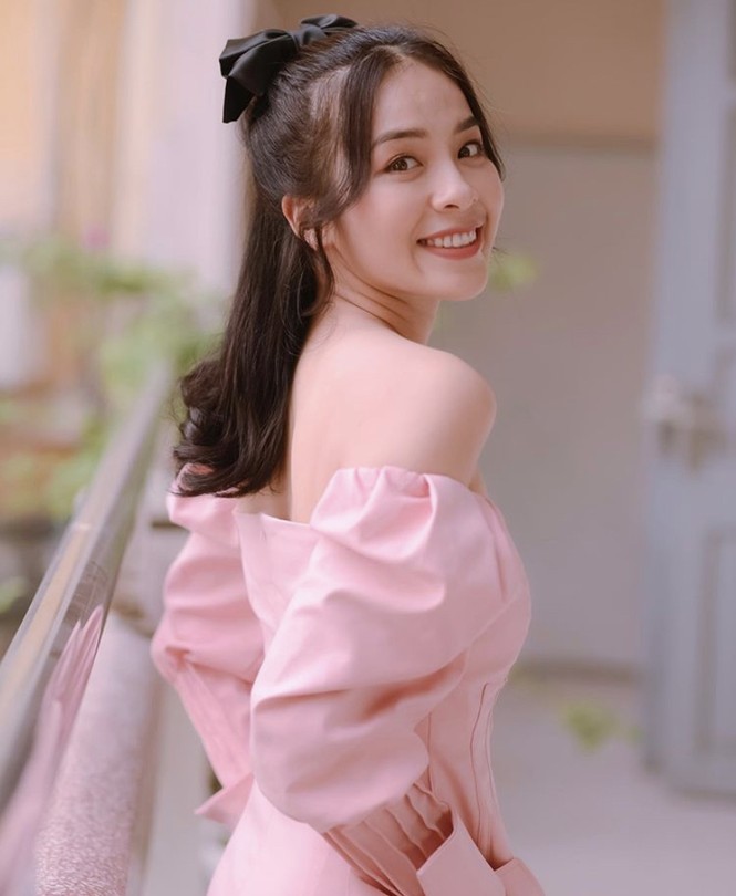 Hương Giang “tình tứ” trên du thuyền cùng bạn trai - ảnh 11