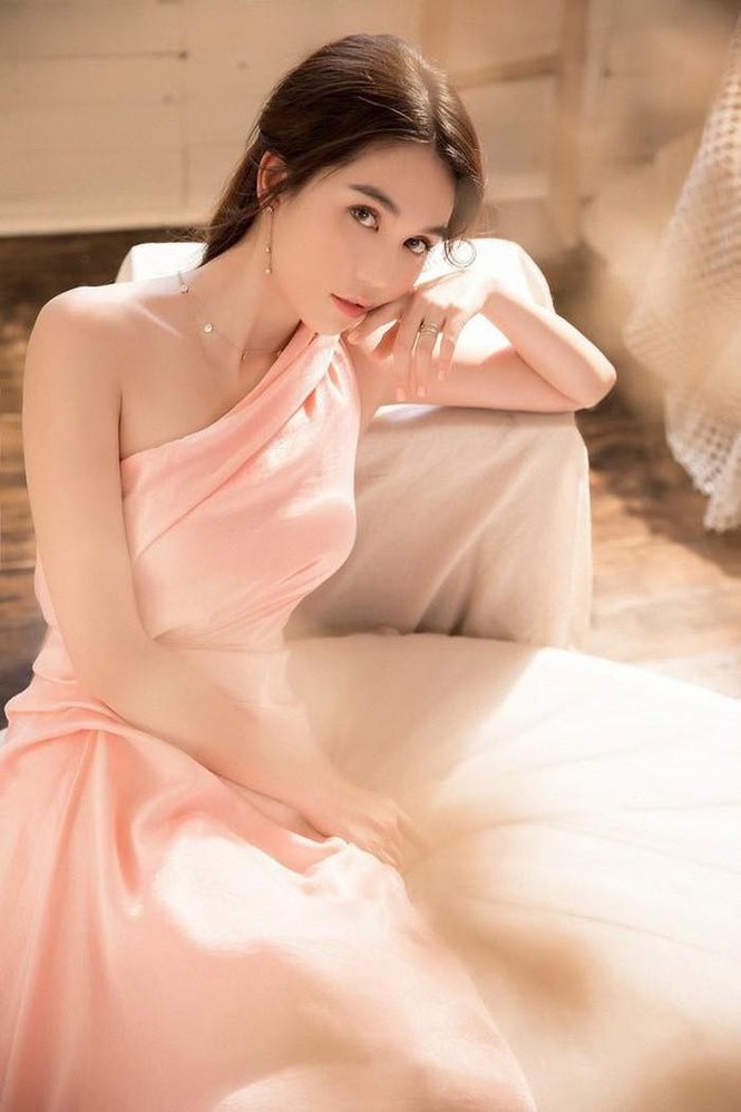Ngọc Trinh hóa