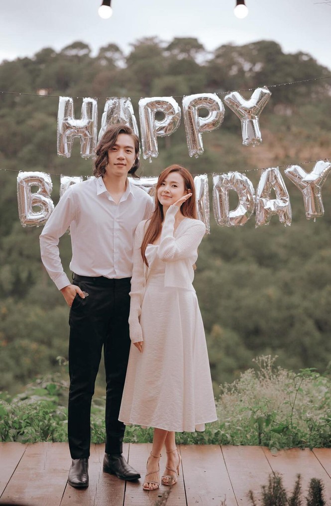 Ngọc Trinh chơi lớn nuôi heo đất bằng vàng; Diện váy đỏ đi tiệc, Bảo Thi vô cùng quyến rũ - ảnh 12